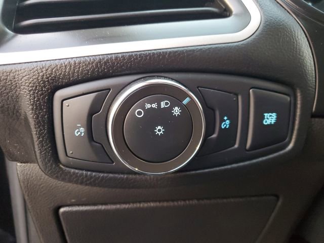 Certified 2022 Ford Edge SE w/ Black Appearance Package image 19