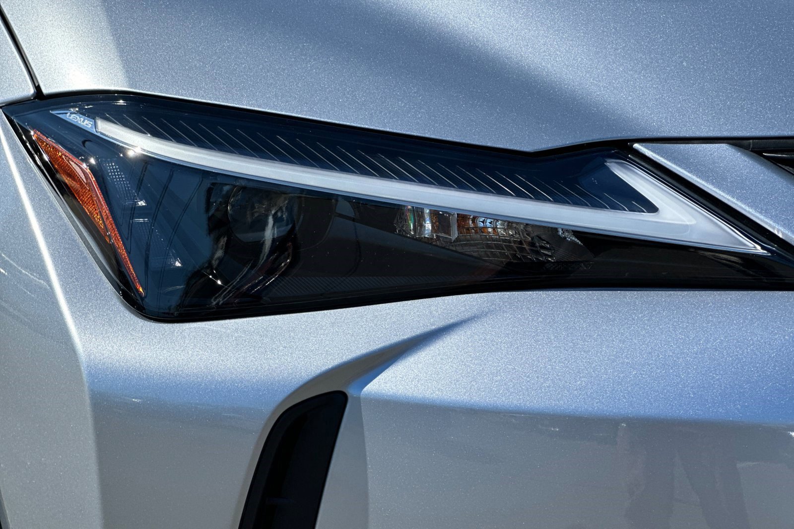 New 2026 Lexus UX 300h FWD image 10