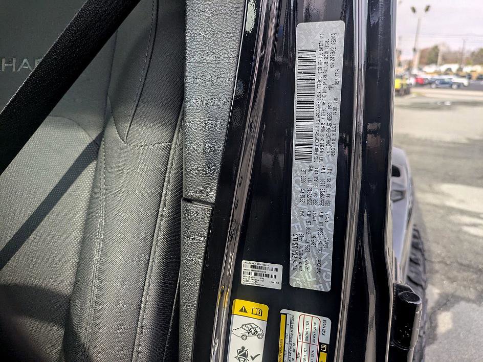 Used 2019 Jeep Wrangler Unlimited Sahara w/ Safety Group image 31