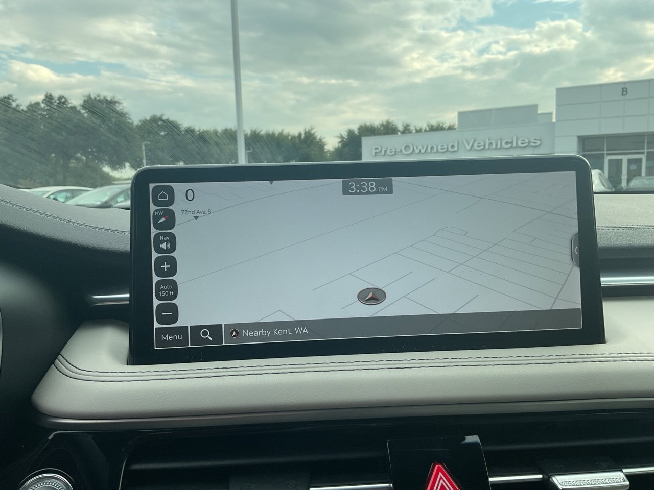 Used 2025 Genesis G70 2.5T RWD image 31