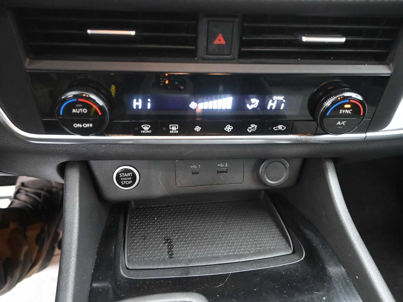 Used 2023 Nissan Rogue SV image 16