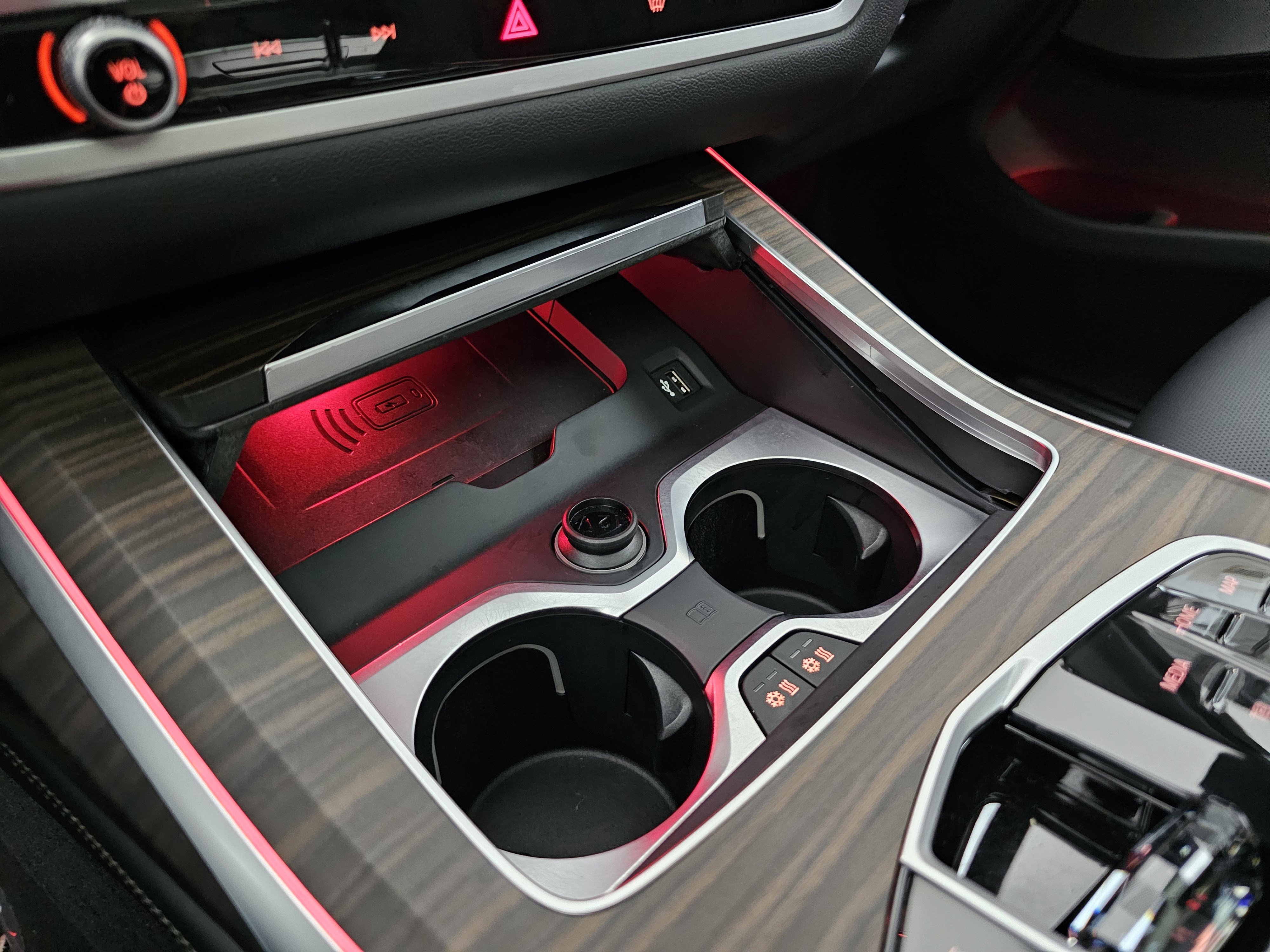 Used 2025 BMW X7 M60i image 38