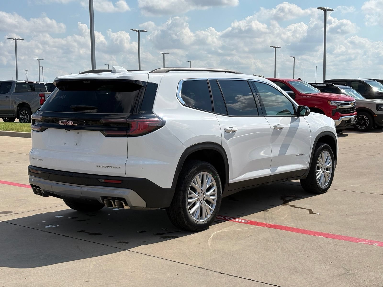 Certified 2026 GMC Acadia Elevation w/ Elevation Premium Package FWD image 7