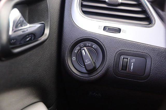 Used 2015 Dodge Journey R/T w/ Flexible Seating Group FWD image 22