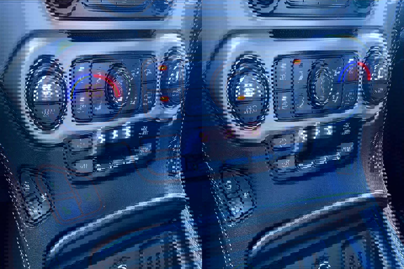 Used 2019 GMC Yukon XL Denali w/ Open Road Package image 34