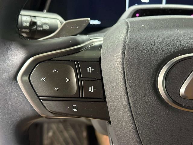 Used 2025 Lexus RX 350 w/ Convenience Package image 18