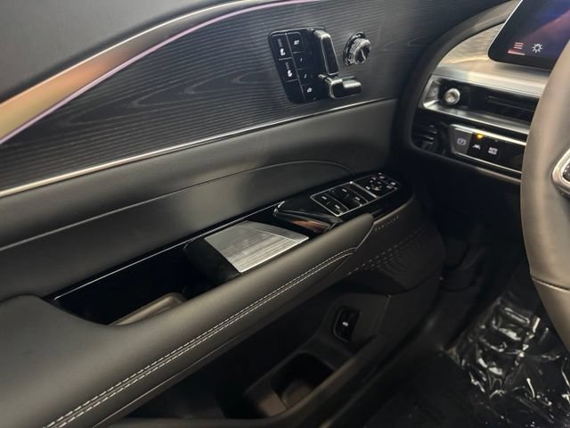 New 2026 Cadillac Lyriq Luxury AWD/4WD image 33
