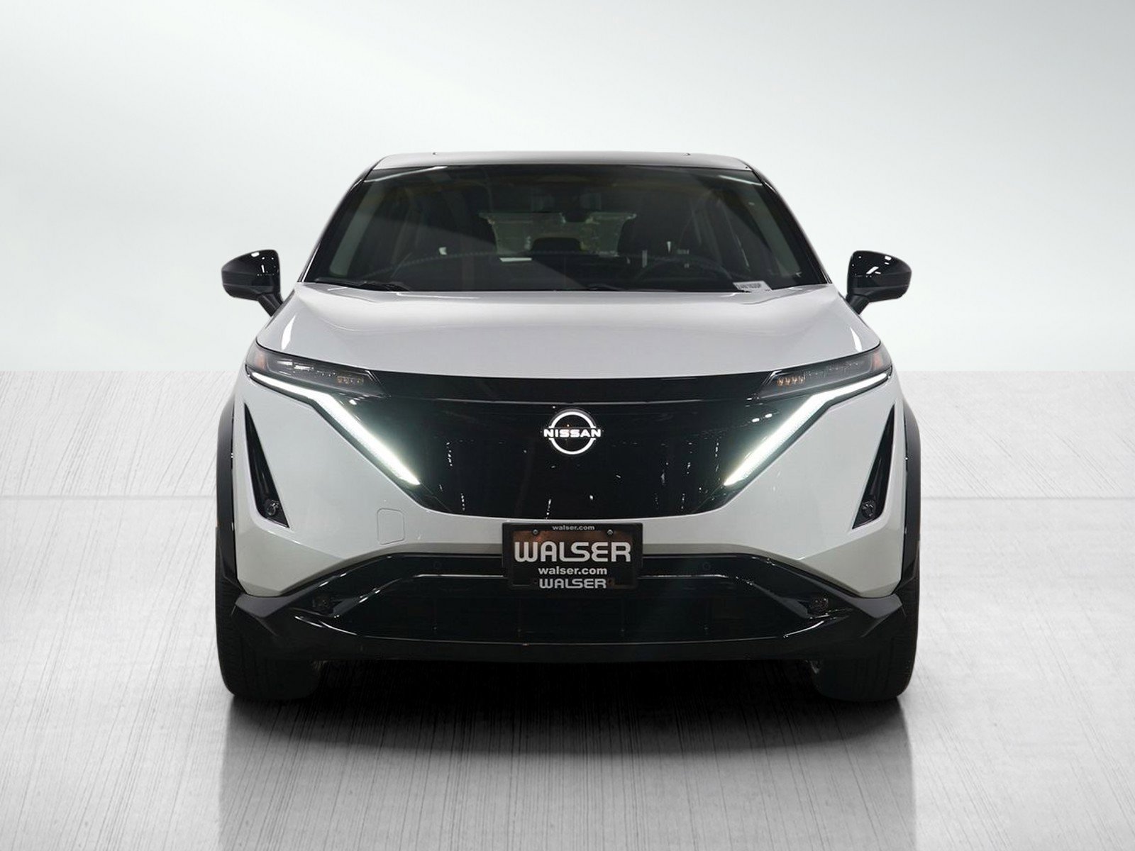 Used 2024 Nissan Ariya AWD image 9