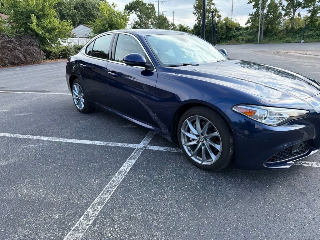 Used 2017 Alfa Romeo Giulia AWD image 7