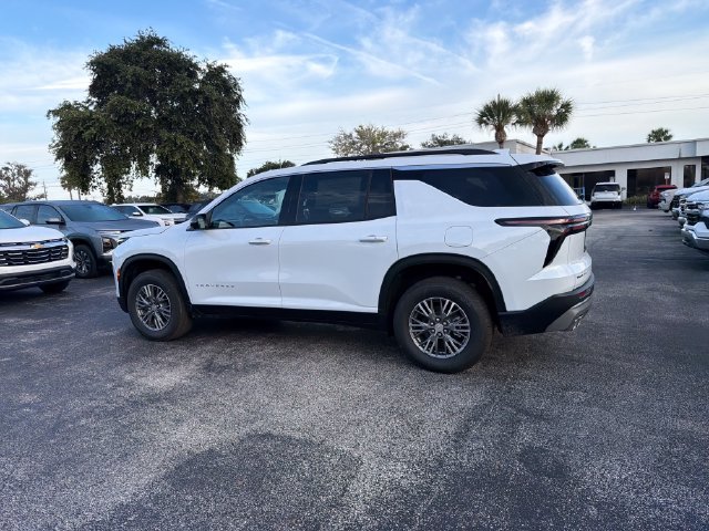 New 2027 Chevrolet Traverse LT w/ Driver Confidence Package FWD image 7