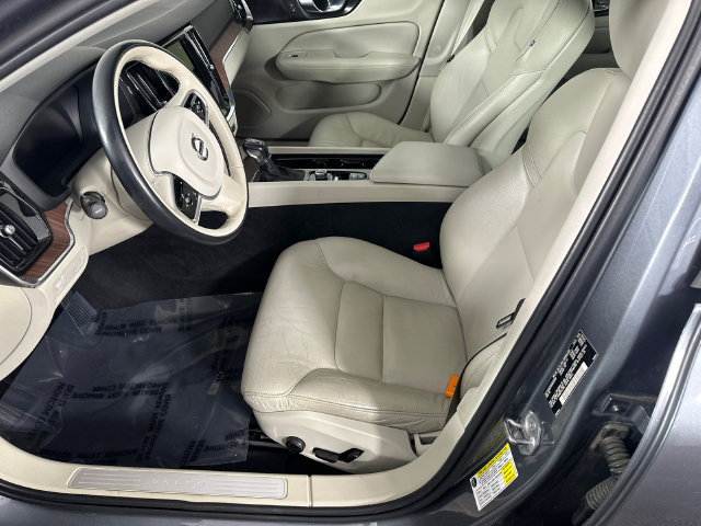 Used 2021 Volvo S60 T5 Momentum AWD/4WD image 4