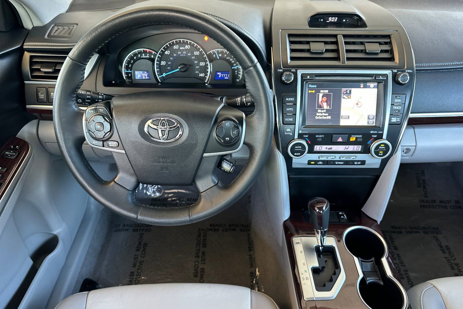 Used 2014 Toyota Camry XLE FWD image 13