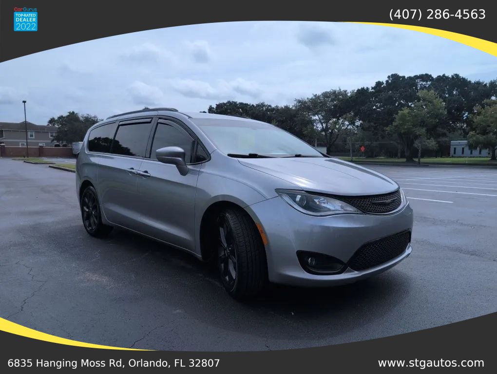 Used 2020 Chrysler Pacifica Touring-L w/ S Appearance Package FWD image 7