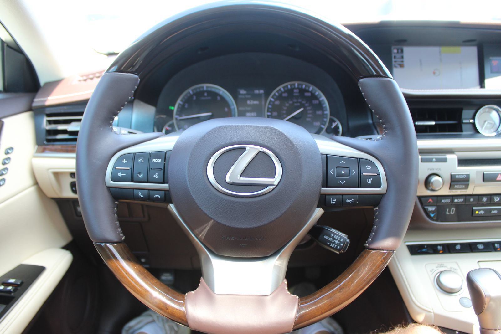 Used 2017 Lexus ES 350 FWD image 19