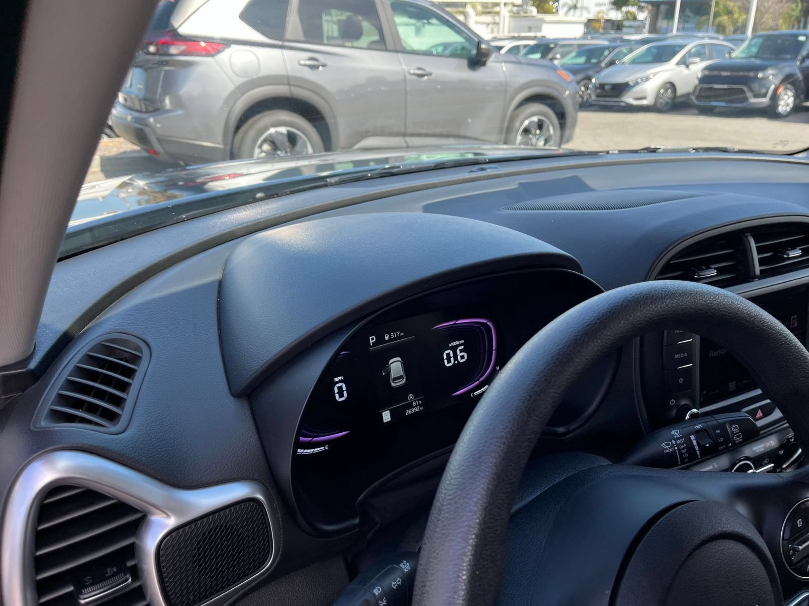 Used 2025 Kia Soul LX w/ LX Technology Package FWD image 34