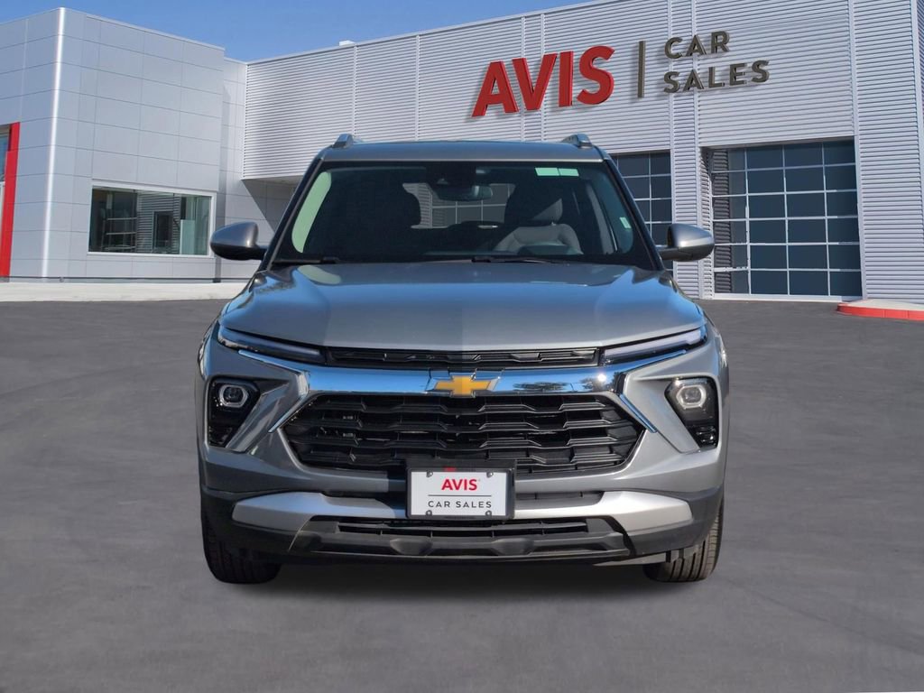 Used 2025 Chevrolet TrailBlazer LT image 2