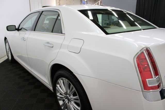 Used 2014 Chrysler 300 C w/ Light Group image 11
