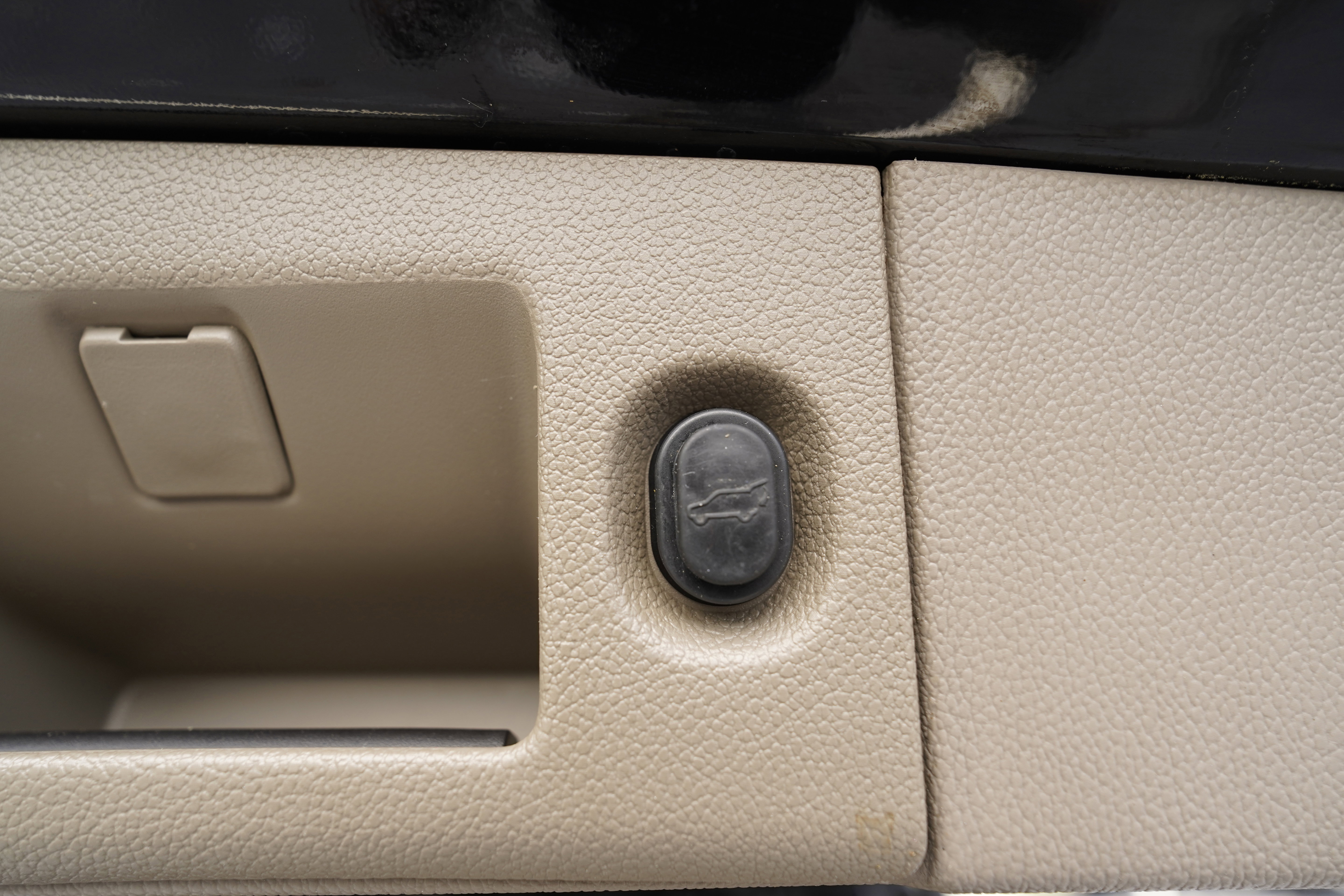 Used 2016 GMC Yukon XL SLT image 51