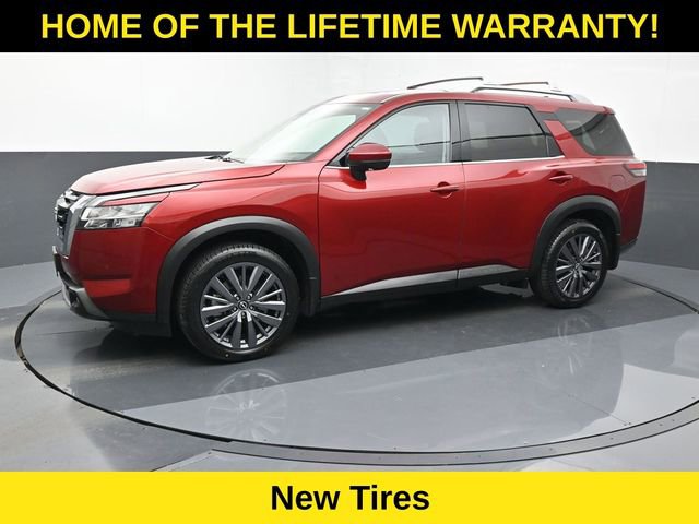 Used 2024 Nissan Pathfinder SL w/ SL Premium Package image 2