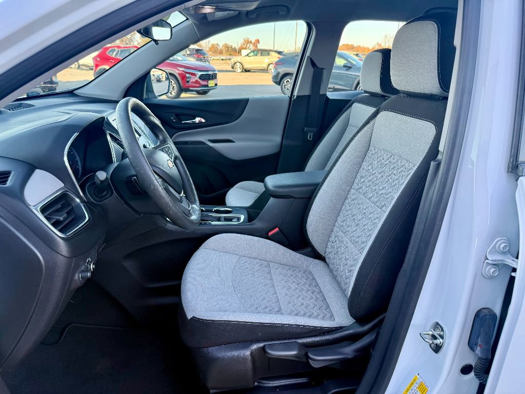Used 2022 Chevrolet Equinox LS image 11