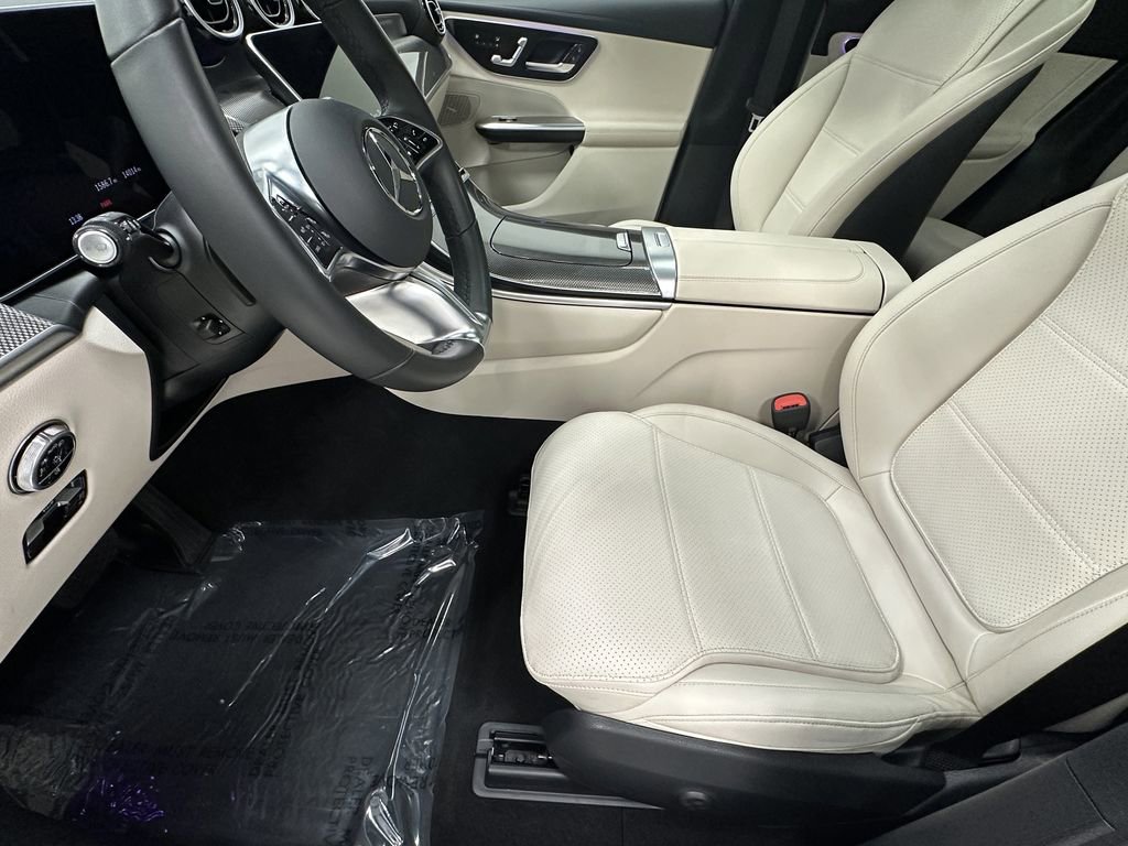 Certified 2025 Mercedes-Benz GLC 300 image 9