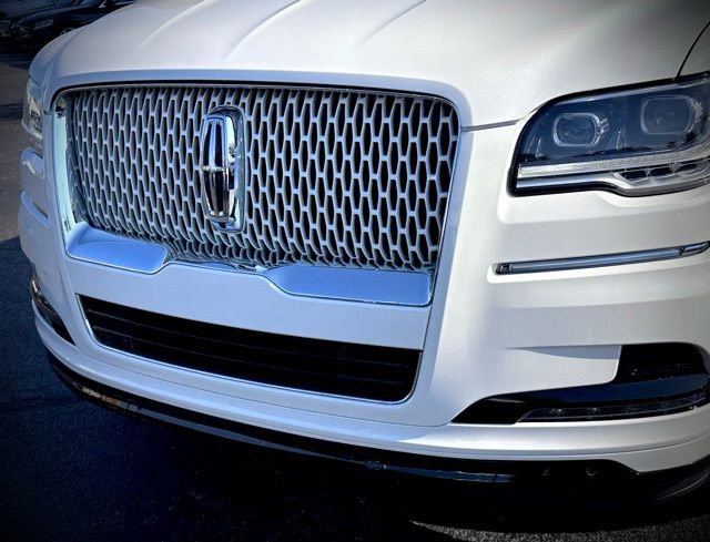 Used 2024 Lincoln Navigator L Reserve image 6