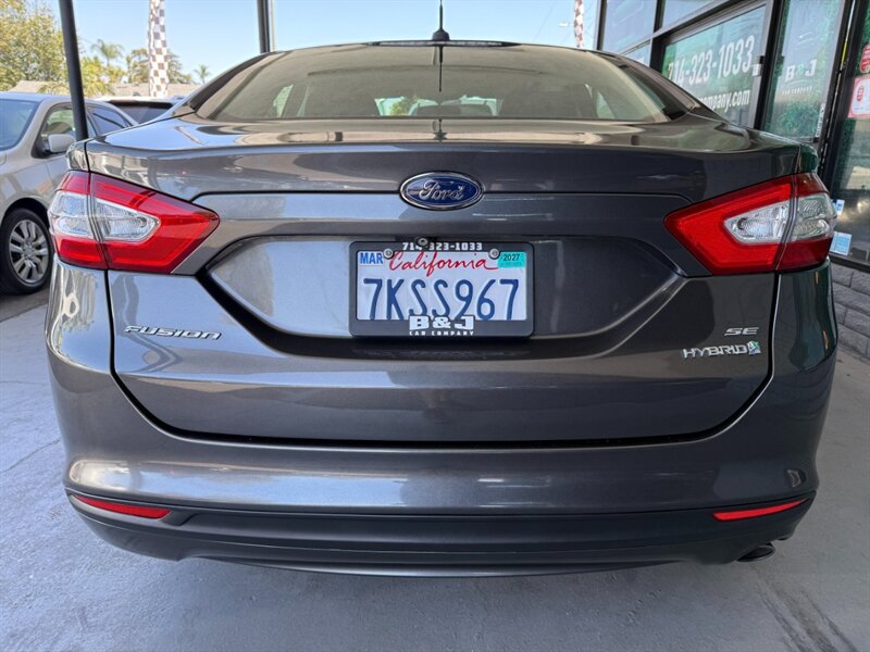 Used 2015 Ford Fusion SE FWD image 14