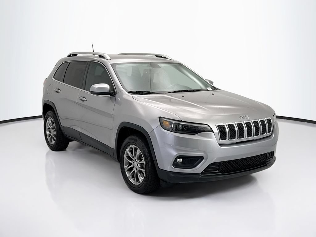 Used 2019 Jeep Cherokee Latitude Plus w/ Comfort/Convenience Group AWD/4WD image 3