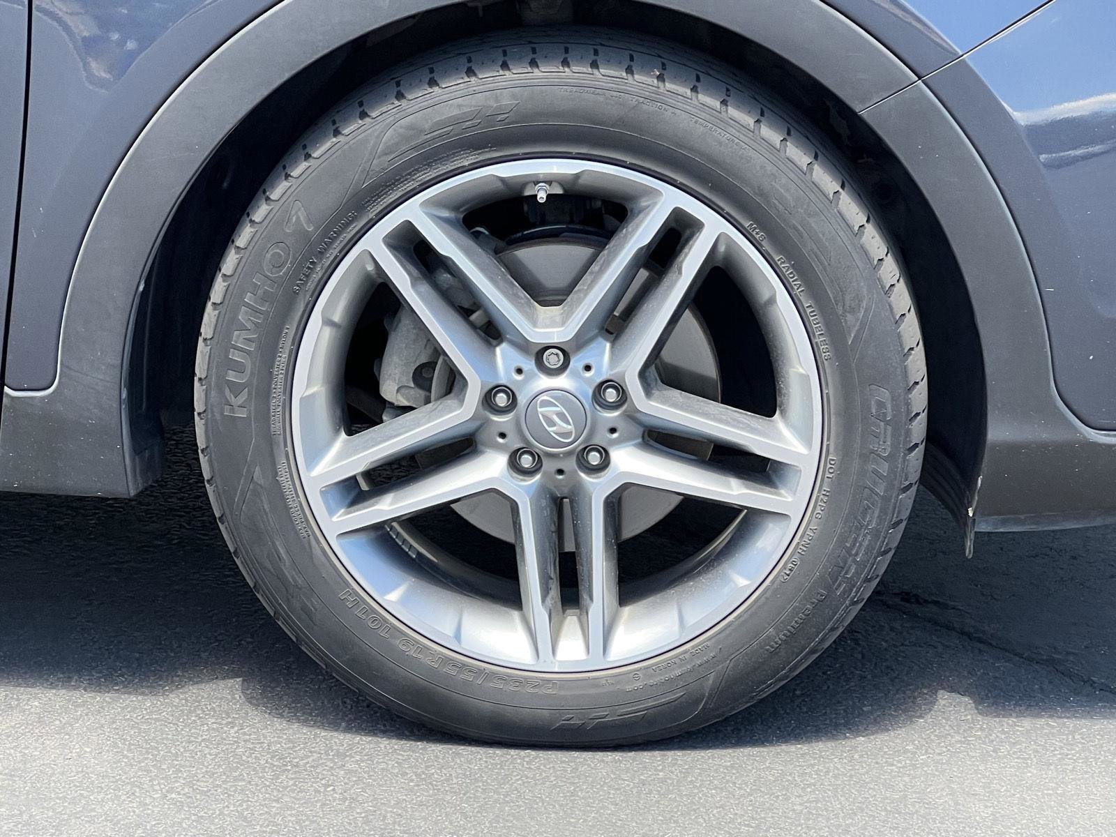 Used 2017 Hyundai Santa Fe AWD w/ SE Ultimate Tech Package 03 image 16