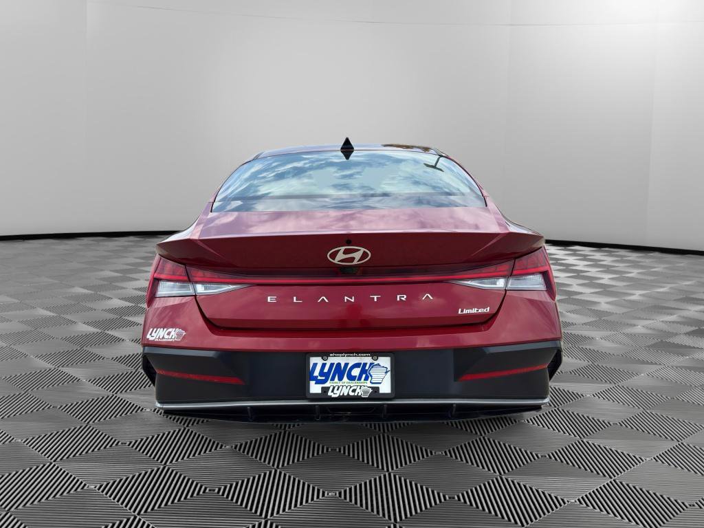 Used 2025 Hyundai Elantra Limited FWD image 4