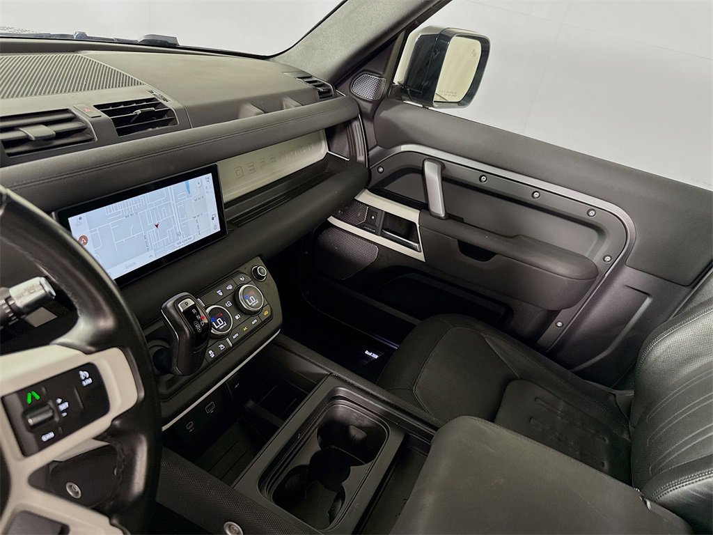 Used 2022 Land Rover Defender 90 X-Dynamic S image 26