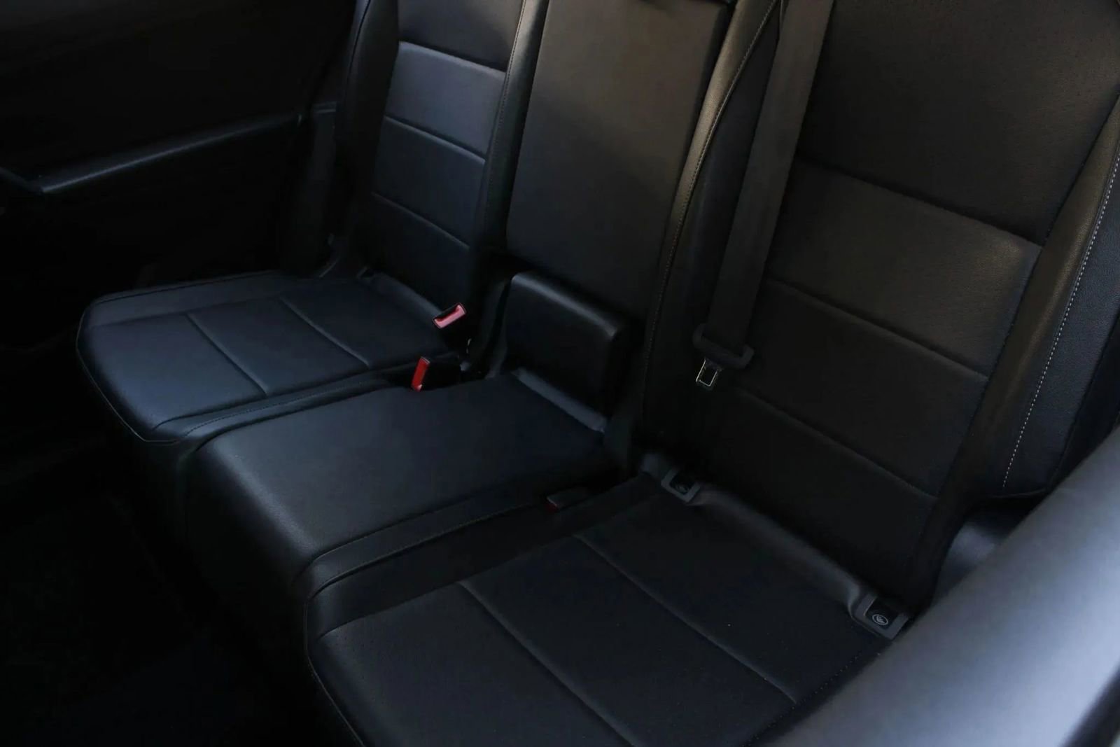 Used 2019 Volkswagen Tiguan SE w/ Panoramic Sunroof Package AWD/4WD image 19