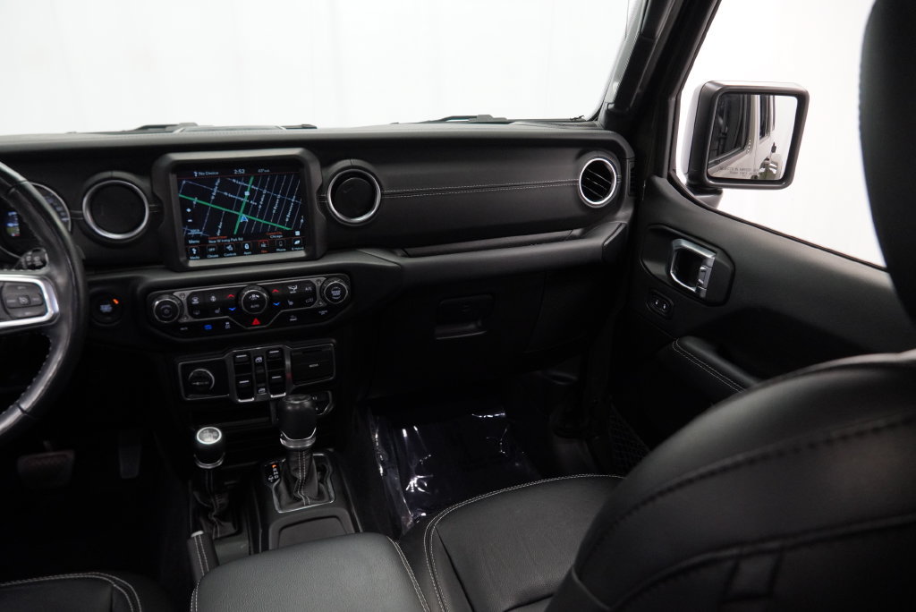 Used 2023 Jeep Wrangler Unlimited Sahara w/ Cold Weather Group AWD/4WD image 25