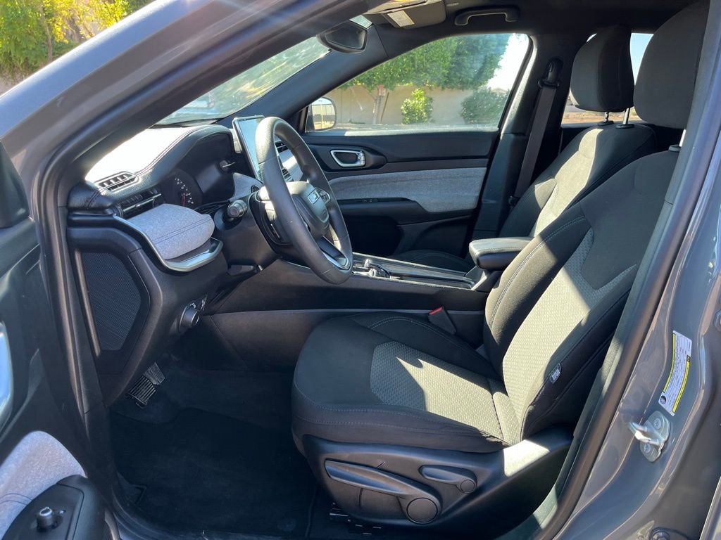 Used 2024 Jeep Compass Sport image 19