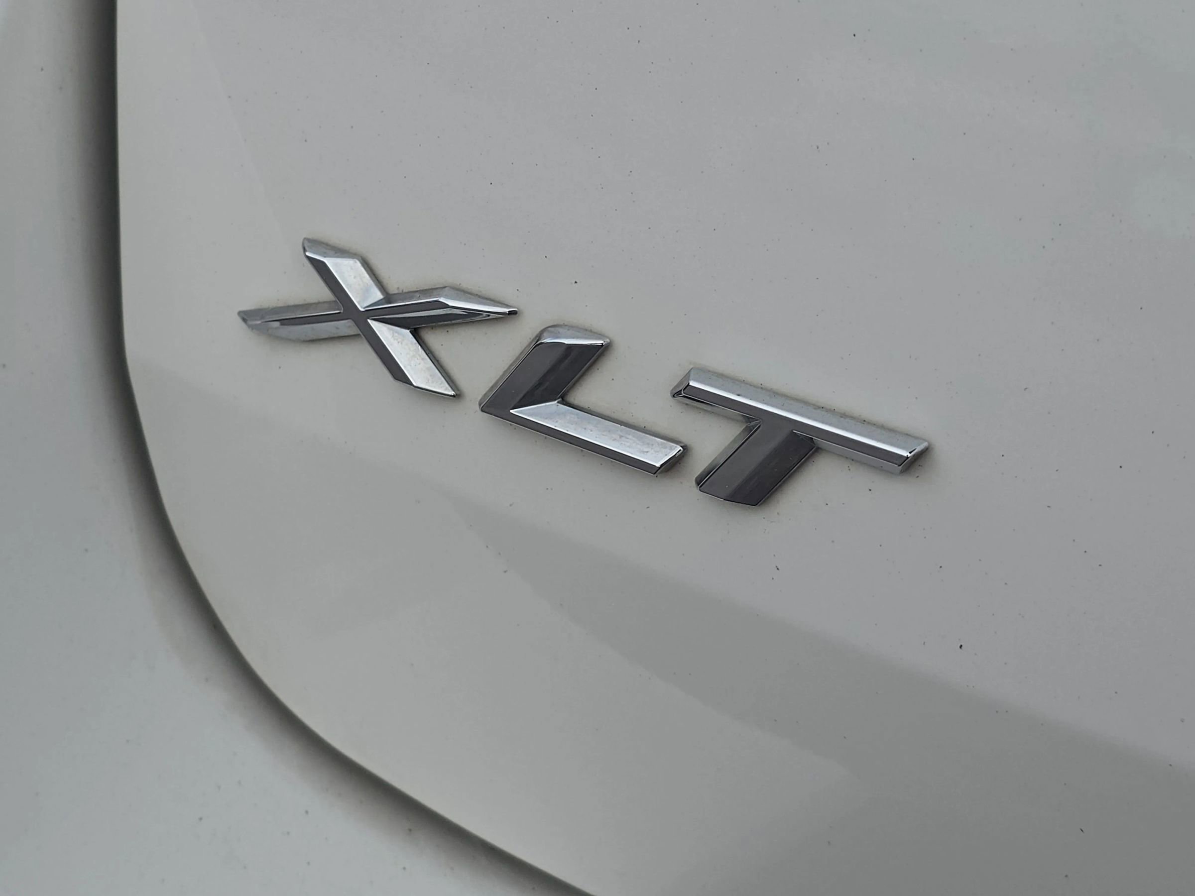 Used 2022 Ford Explorer XLT image 8