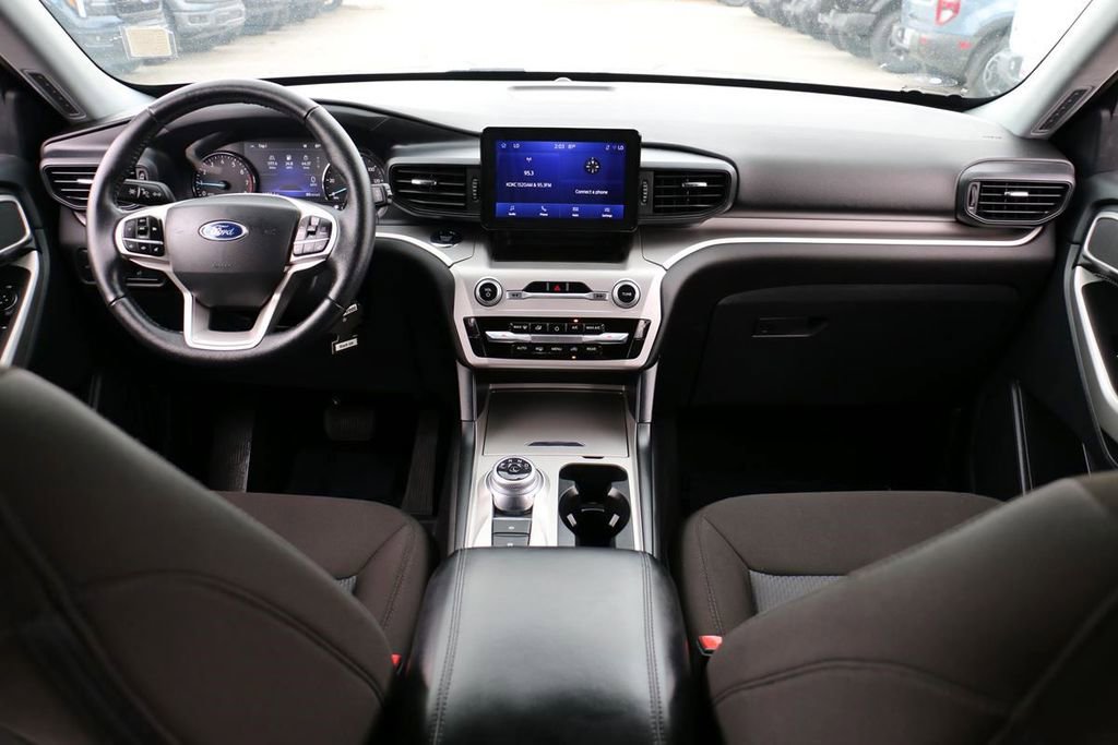 Certified 2022 Ford Explorer XLT image 25