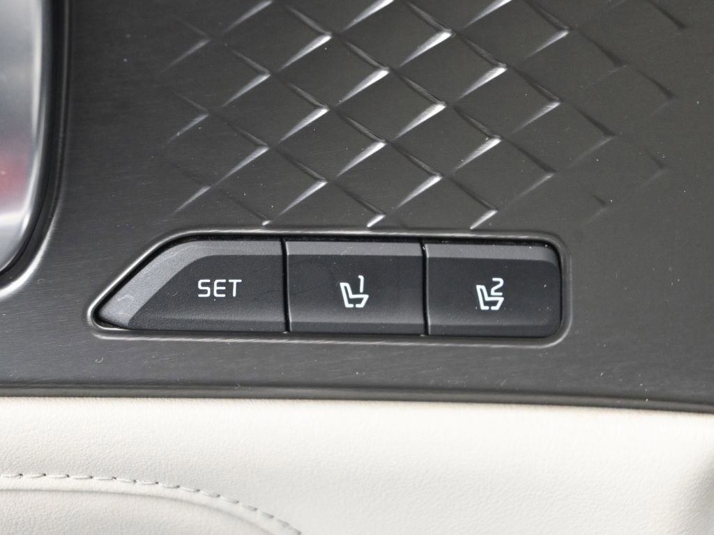Used 2023 Kia Sorento SX Prestige image 15