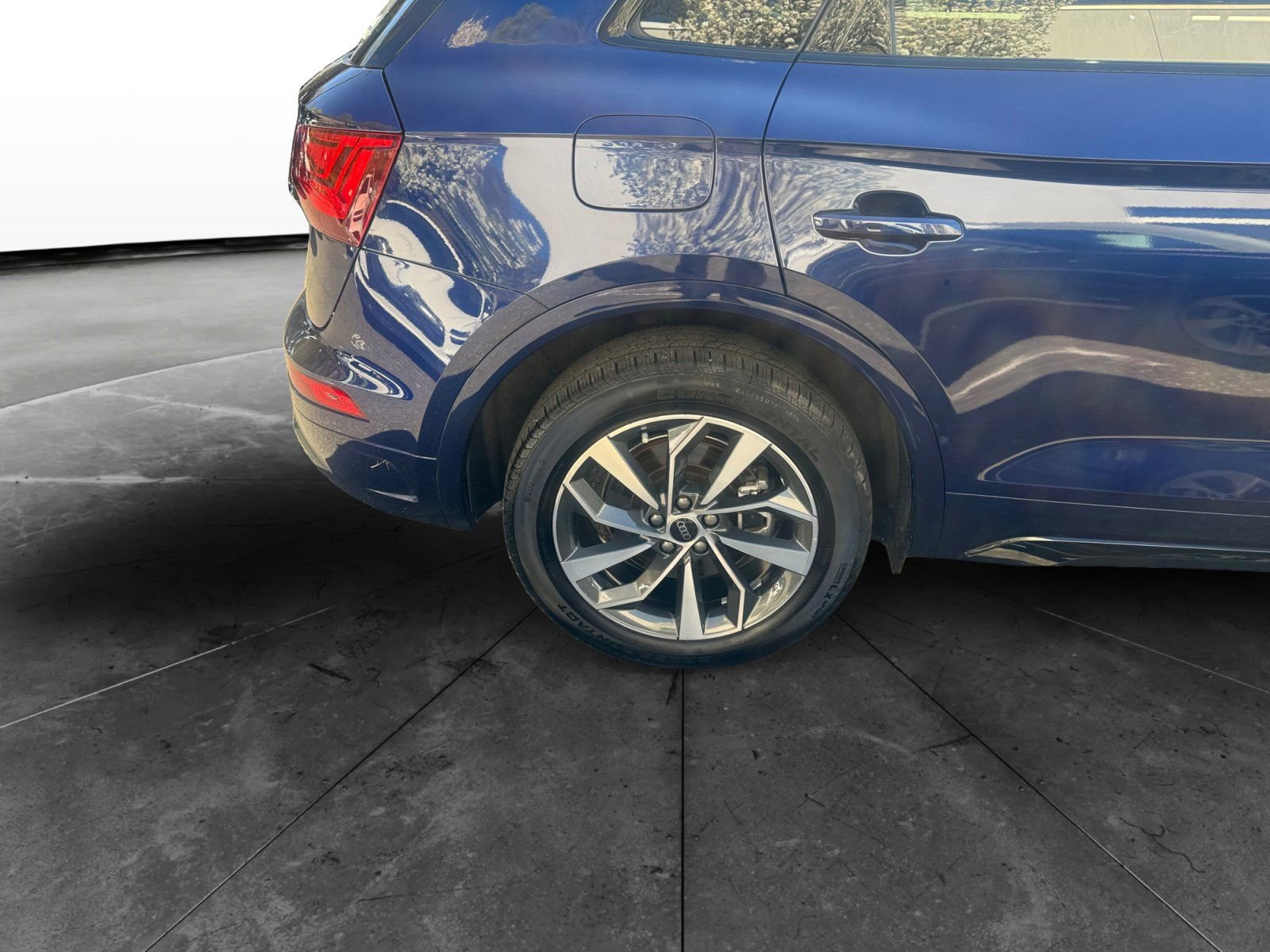 Used 2024 Audi Q5 2.0T Premium w/ Summer of Audi Package image 6