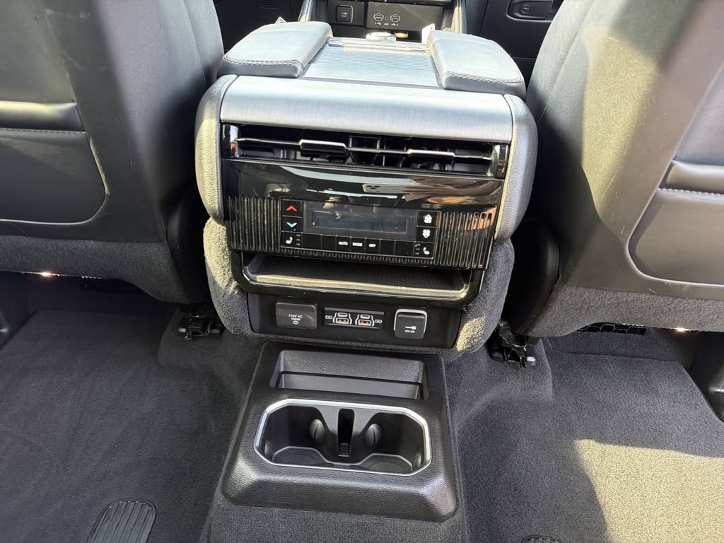 Used 2023 Jeep Wagoneer Series II AWD/4WD image 23