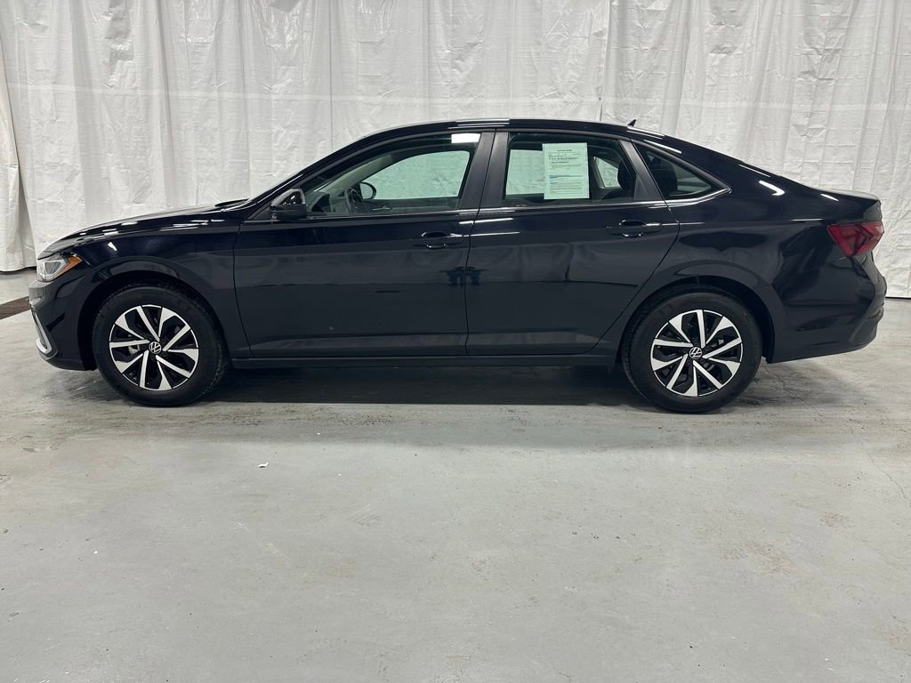 Used 2025 Volkswagen Jetta S image 4