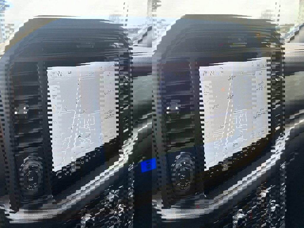 New 2026 Ford F150 Lariat w/ Equipment Group 502A High image 24