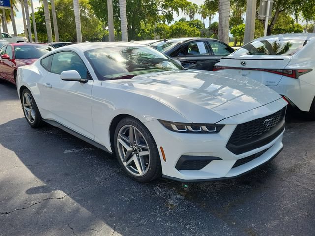 Used 2024 Ford Mustang Coupe RWD image 2