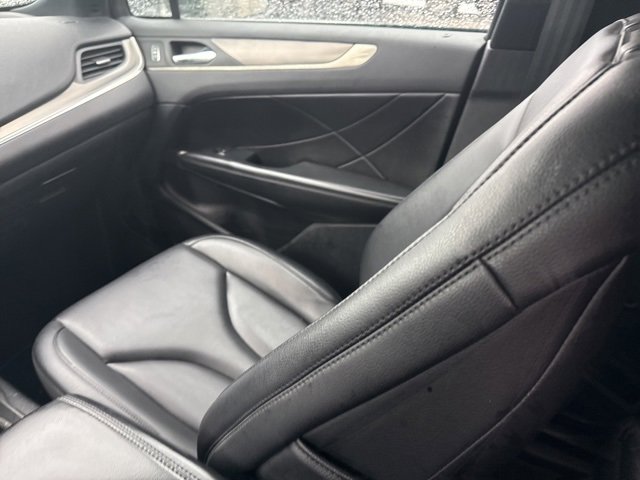 Used 2017 Lincoln MKC Premiere image 17