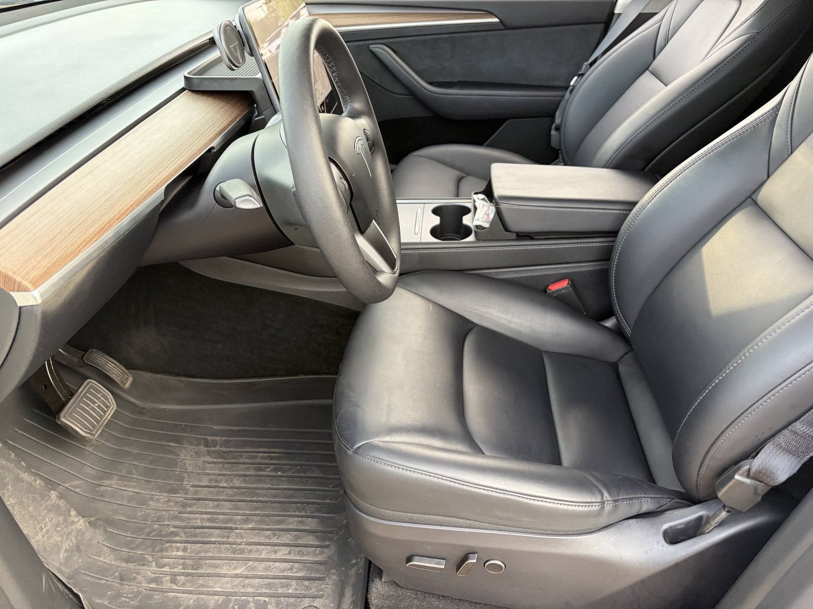 Used 2025 Tesla Model Y Long Range RWD image 20