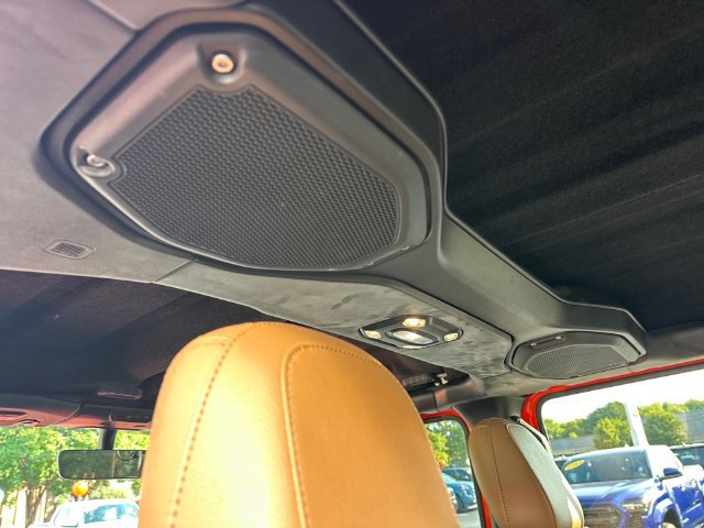 Used 2020 Jeep Wrangler Unlimited Sahara AWD/4WD image 15