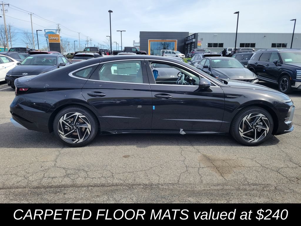 New 2026 Hyundai Sonata SEL FWD image 2