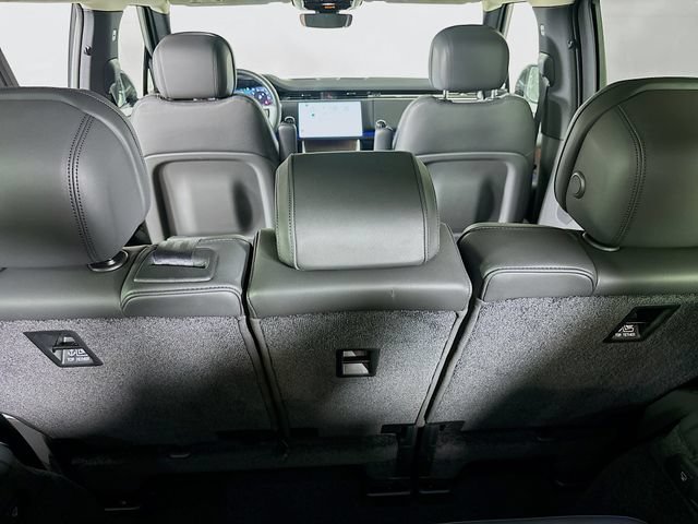 New 2025 Land Rover Range Rover Long Wheelbase SE AWD/4WD image 23