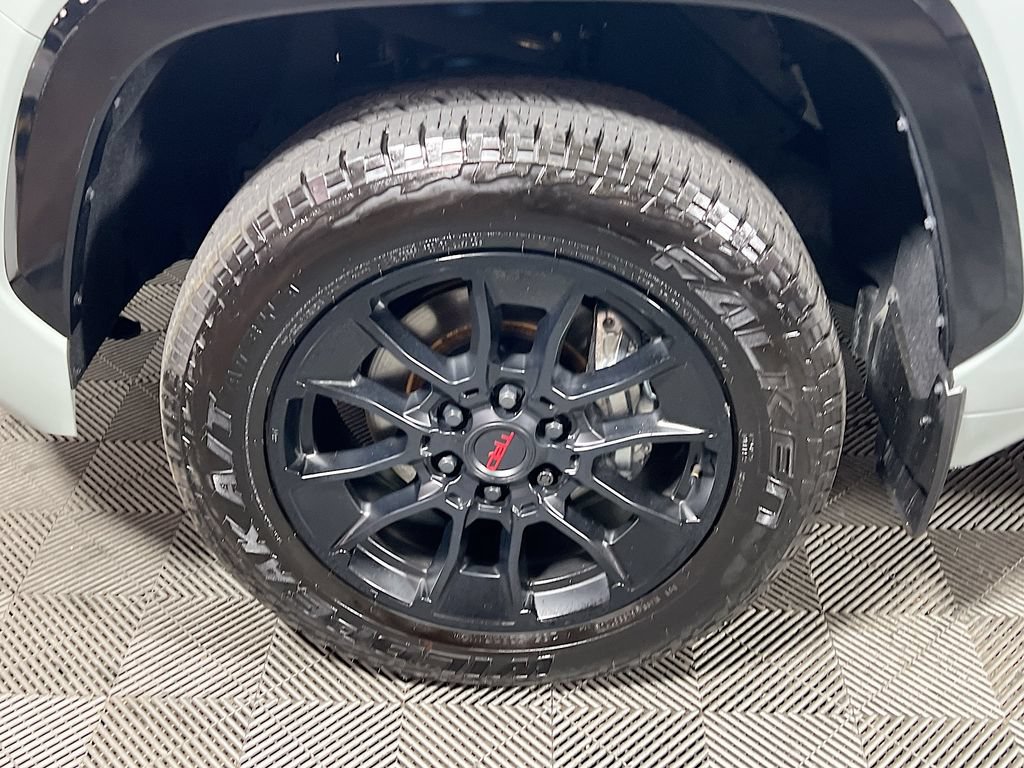 Used 2025 Toyota Tundra Platinum w/ TRD Off-Road Package AWD/4WD image 28