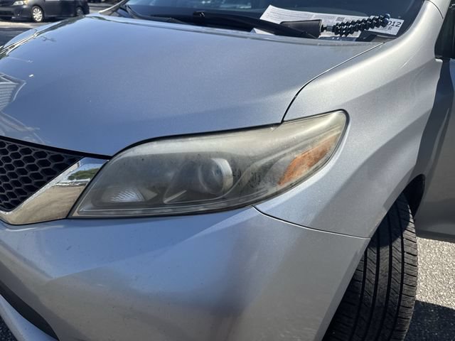 Used 2017 Toyota Sienna SE Premium FWD image 32
