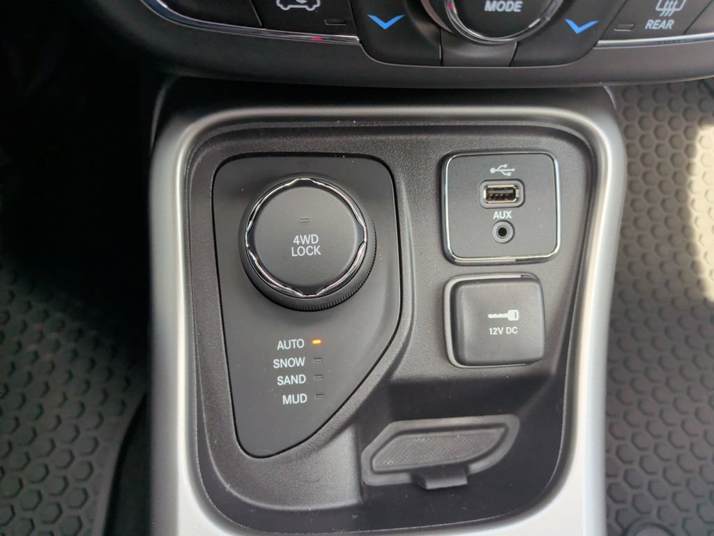 Used 2019 Jeep Compass Latitude w/ Popular Equipment Group AWD/4WD image 22